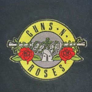 Guns and roses embroidered patch T-shirt